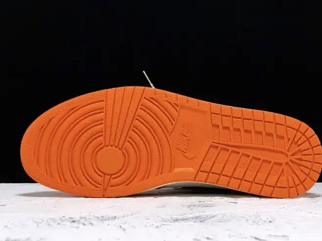 HYPE 555088-113 Air Shattered 1 Backboard Jordan Away 0521